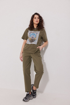 Стильная футболка с дизайнерскими печатями из трикотажа MG Wear 2263 хаки - фото 5