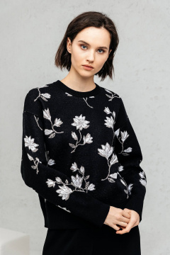 Джемпер приталенный с жаккардовым цветочным узором Romgil РВ0141-ХМ5 черный - фото 1