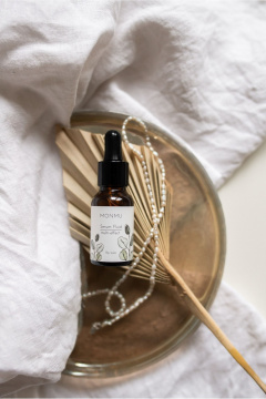 Питательный крем для тела и рук с маслами и экстрактами MONMU Serum Fluid multi-effect, 15g - фото 4