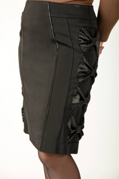 Юбка карандаш с отделкой из атласных бантов Klever 399 черный - фото 2