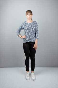 Серый летучий силуэт блузы из трикотажа с длинным рукавом и люрексом Mita КМ361 голубой - фото 2