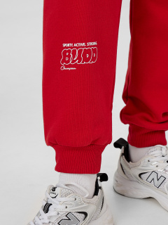 Брюки Mark Formelle 183394/24-34339П-7 алый_печать_2_сл_на_ЛВ_дет_пер - фото 2