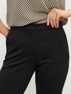 Деловые брюки зауженные из текстиля с вытачками и карманами Femme & Devur 1760 8.32F(164) - фото 3