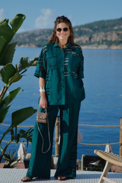 Блуза, брюки Vittoria Queen 28043 изумрудный - фото 1