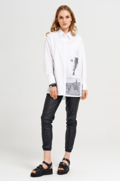 Летняя белая блузка прямого силуэта с графичным фото-принтом Панда 36340z белый - фото 1