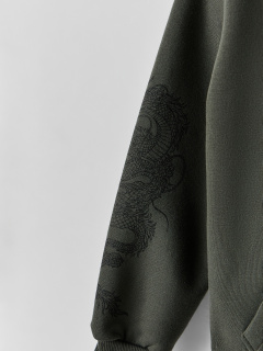 Толстовка Mark Formelle 363332/1/25Е-42069П-7П т.хаки_печать1_2_сл_на_ЛВ_рук_2сл_на_ПР_рук - фото 5