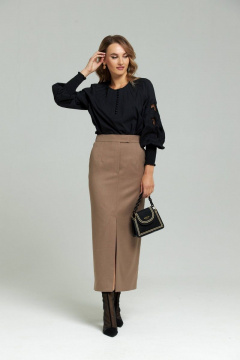 Демисезонная блузка с вышивкой и коротким рукавом SandyNa 130413 черный - фото 4