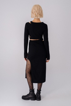 Джемпер асимметричный укороченный из трикотажа PiRS 3544 черный - фото 3