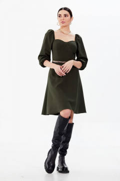 Платье мини из крепа с объемными рукавами и поясом с цепью Condra 4348 темный_оливковый - фото 1