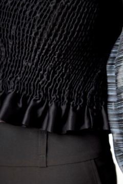 Черный топ с воздушными рукавами из органзы для вечеринок Anelli 1207 черный - фото 5