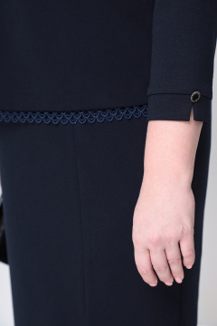 Деловое платье из трикотажа с фигурным вырезом и пуговицами Новелла Шарм А3843-с - фото 3