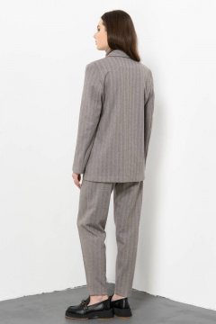 Женский костюм свободного кроя жакет и кэррот брюки Domna 16077 коричневый - фото 3