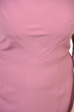 Розовое платье с идеальной посадкой и рельефами Domna 443 сирень - фото 3