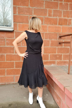 Демисезонное платье приталенного силуэта с воланами и поясом Shymoda 99-20 - фото 3