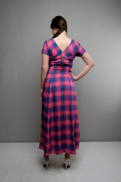 Длинное платье с завышенной талией и V-образным вырезом Mita ЖМ952 синий/фуксия - фото 3