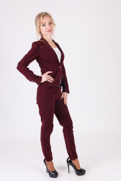 Костюм из текстиля с укороченным пиджаком и зауженными брюками Domna 16003 бордовый - фото 2