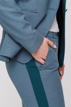 Голубой костюм из вискозы с лампасами на брюках и жакете Domna 16042 серо-зеленый - фото 4