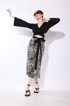 Белая укороченная блуза-кематон с поясом SILVERSPICE S-6204 - фото 5