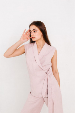 Летний льняной костюм с жилетом на запах и брюками палаццо Atelero 1015Л пудровый - фото 3