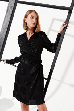 Демисезонное платье с запахом и складками отрезное по линии талии Prestige 4443 черный - фото 1