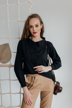 Трендовые брюки из эко-кожи с цепями и резинкой AMORI 5157 кофе - фото 3