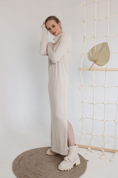 Длинное трикотажное платье в стиле простоты AMORI 9604 молоко - фото 3