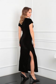 Демисезонное платье из бархата с драпировкой и украшением Lady Line 536 черный - фото 2