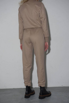 Демисезонные зауженные брюки из трикотажа с эластичным поясом Femme & Devur 9941 1.29F(164) - фото 3