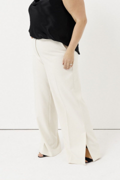 Белые широкие брюки из текстиля с разрезами Ketty К-02060 молочный - фото 3