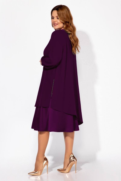 Платье нарядное из текстиля с втачными рукавами и декоративной тесьмой Olegran 3967 баклажан - фото 4