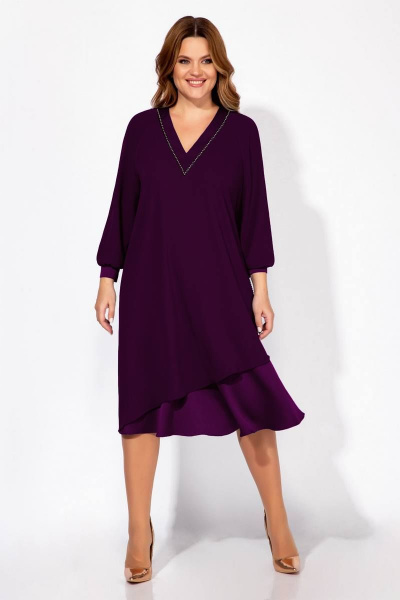 Платье нарядное из текстиля с втачными рукавами и декоративной тесьмой Olegran 3967 баклажан - фото 1