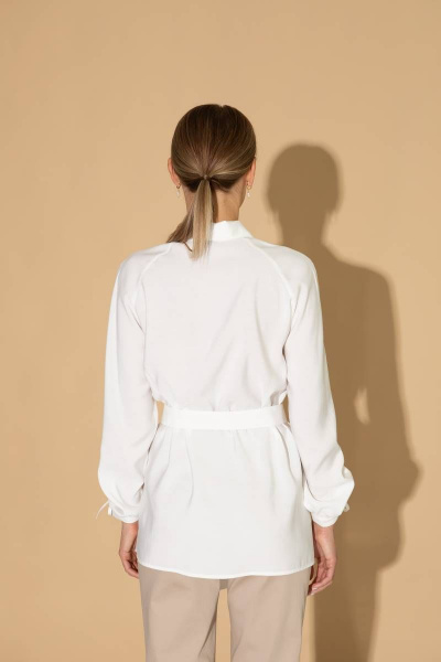 Блуза демисезонная белая из вискозы для делового стиля Femme & Devur 70835 1.2D(170) - фото 3