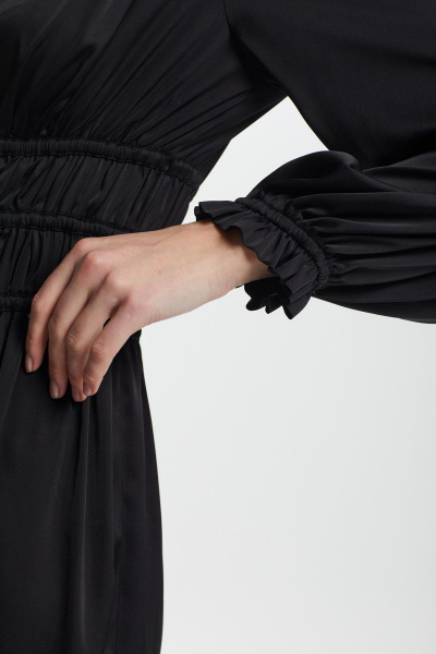 платье приталенное с сборкой и рюшей из искусственного шёлка DAVA 138 черный - фото 8