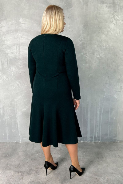 Трикотажное миди платье прямого кроя с разрезом для комфорта Панда 126580w темно-зеленый - фото 2