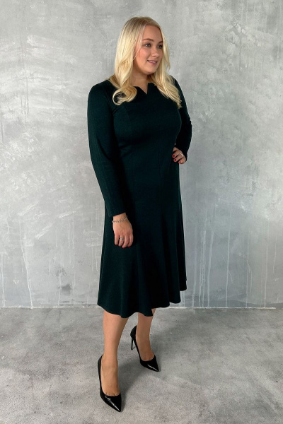 Трикотажное миди платье прямого кроя с разрезом для комфорта Панда 126580w темно-зеленый - фото 1