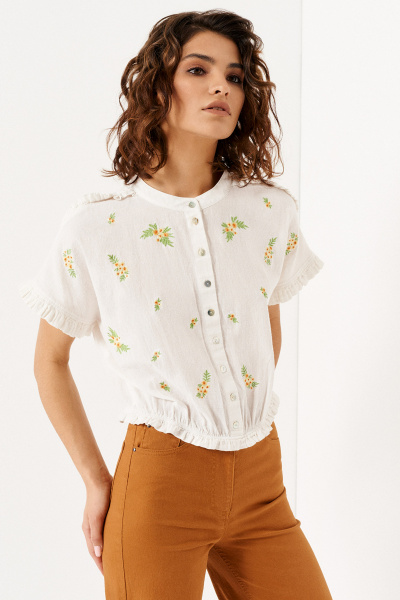 Белая укороченная блузка из хлопка с вышивкой и оборками Панда 131640w белый - фото 1