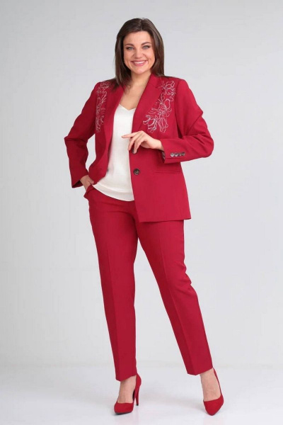 Костюм из красного текстиля: жакет и брюки с вышивкой Takka Plus 23-165 - фото 2
