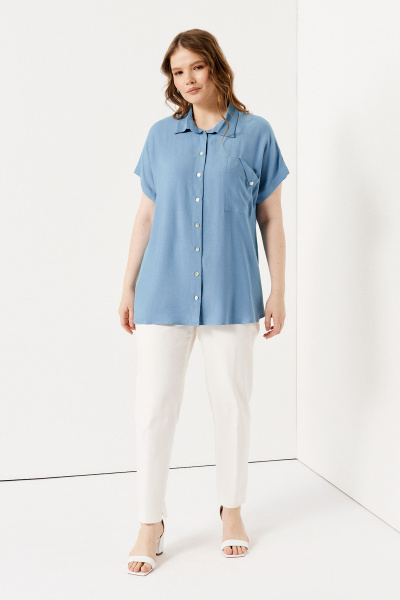 Голубая вискозная блузка с карманом и отложным воротником Панда 136347w голубой - фото 2