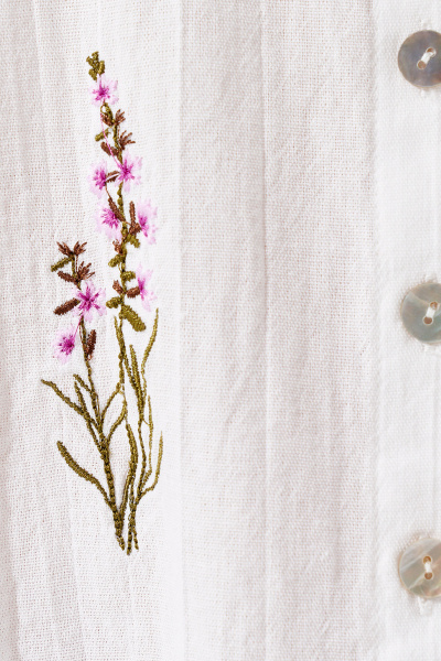 Белая нарядная блузка из хлопка с вышивкой и коротким рукавом Панда 91841w белый - фото 3