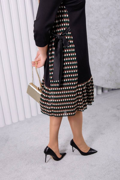 Платье расширенного силуэта с контрастными вставками и поясом ASV 2450 черно-зеленый - фото 5