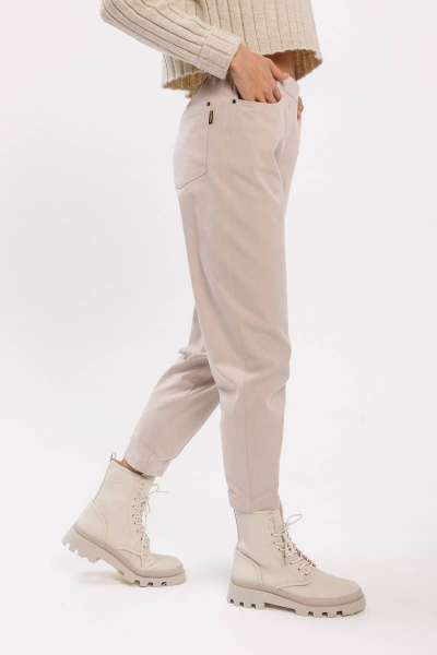 Брюки слоучи из хлопка с резинкой и зауженным низом Madech 21182 светло-бежевый - фото 6