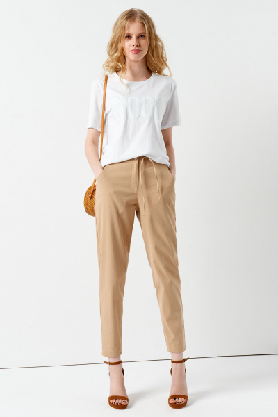 Брюки casual бежевые укороченные с прорезными карманами и шнурком Панда 102460w бежевый - фото 1