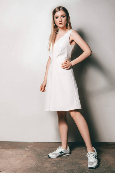 Платье приталенное с декоративными складками и V-образным вырезом S. Veles 3-203 - фото 3