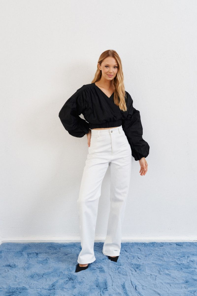 Блуза укороченная с складками и воротником V из текстиля ANNETE A616/1 - фото 3