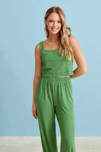 Брюки и топ демисезонный зеленый геометрический принт ANNETE A4102 - фото 3