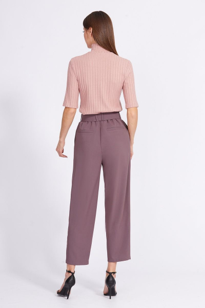 Брюки капри из костюмной ткани с эластичной тесьмой EOLA 2369 слива - фото 2