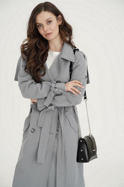 Демисезонный серый плащ на подкладке с капюшоном и поясом LadisLine 1419 серо-голубой - фото 5
