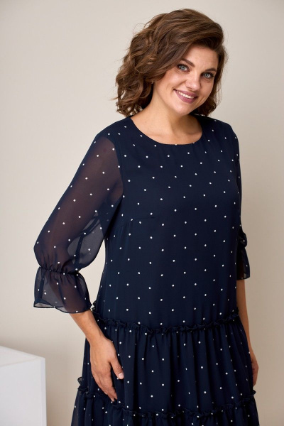 Платье шифоновое в горошек приталенное с воланами и пуговицей Moda Versal П2328 т.синий_горох - фото 5