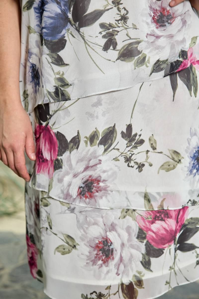 Платье прямое с диагональными подрезами и бантиком Moda Versal П2327 молочный - фото 4