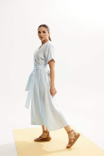 платье приталенное из льна с карманами и V-образным вырезом DAVA 145 голубой - фото 2